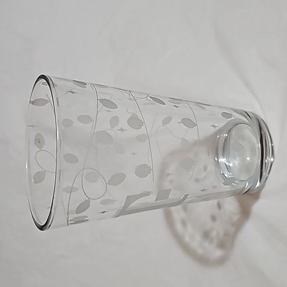 T-Mobile Tuesdays Holiday Glass New in Box - Picture 3 of 14